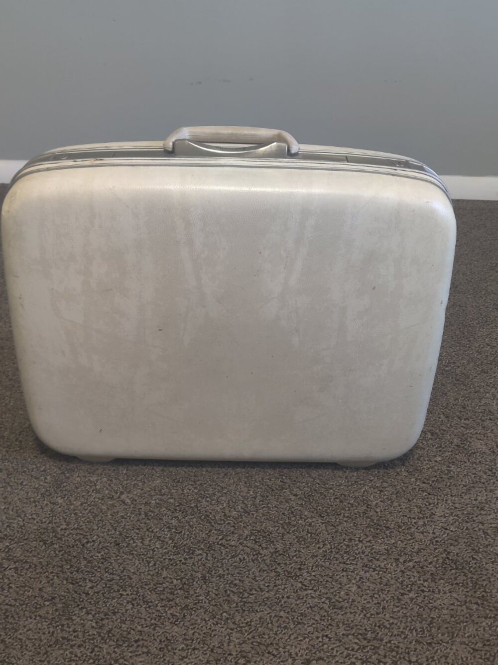 VTG 1960 Samsonite White Silhouette Luggage Hard Shell 20" Peach Lined NO KEYS